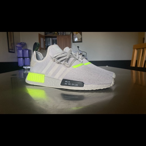 Adidas NMD R1 - Picture 1 of 3